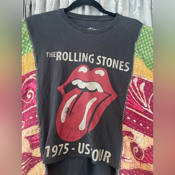 Rolling Stones Upcycled Tee with Kantha Sleeves Oversized Tunic Boho Poncho - Picture 2 of 5